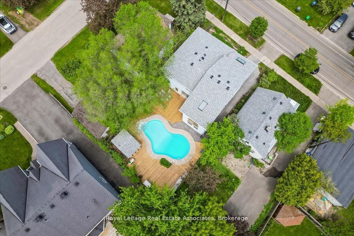 Property Photo:  1168 Canterbury Road  ON L5G 4A2 