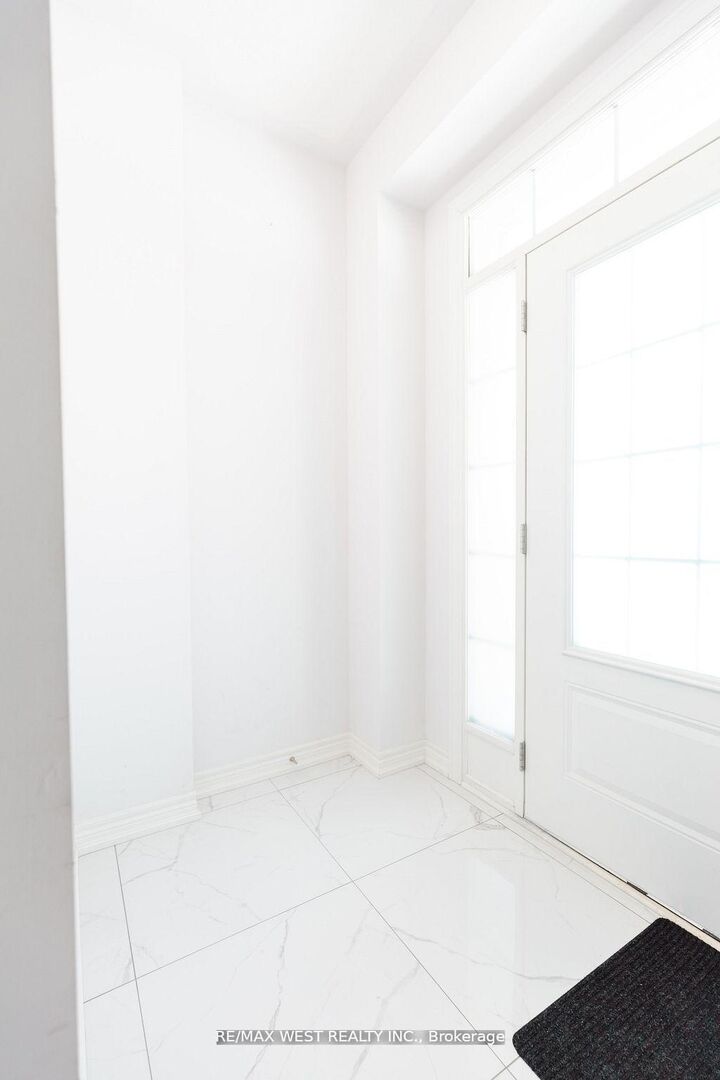Property Photo:  31 Frederick Taylor Way  ON L0G 1M0 
