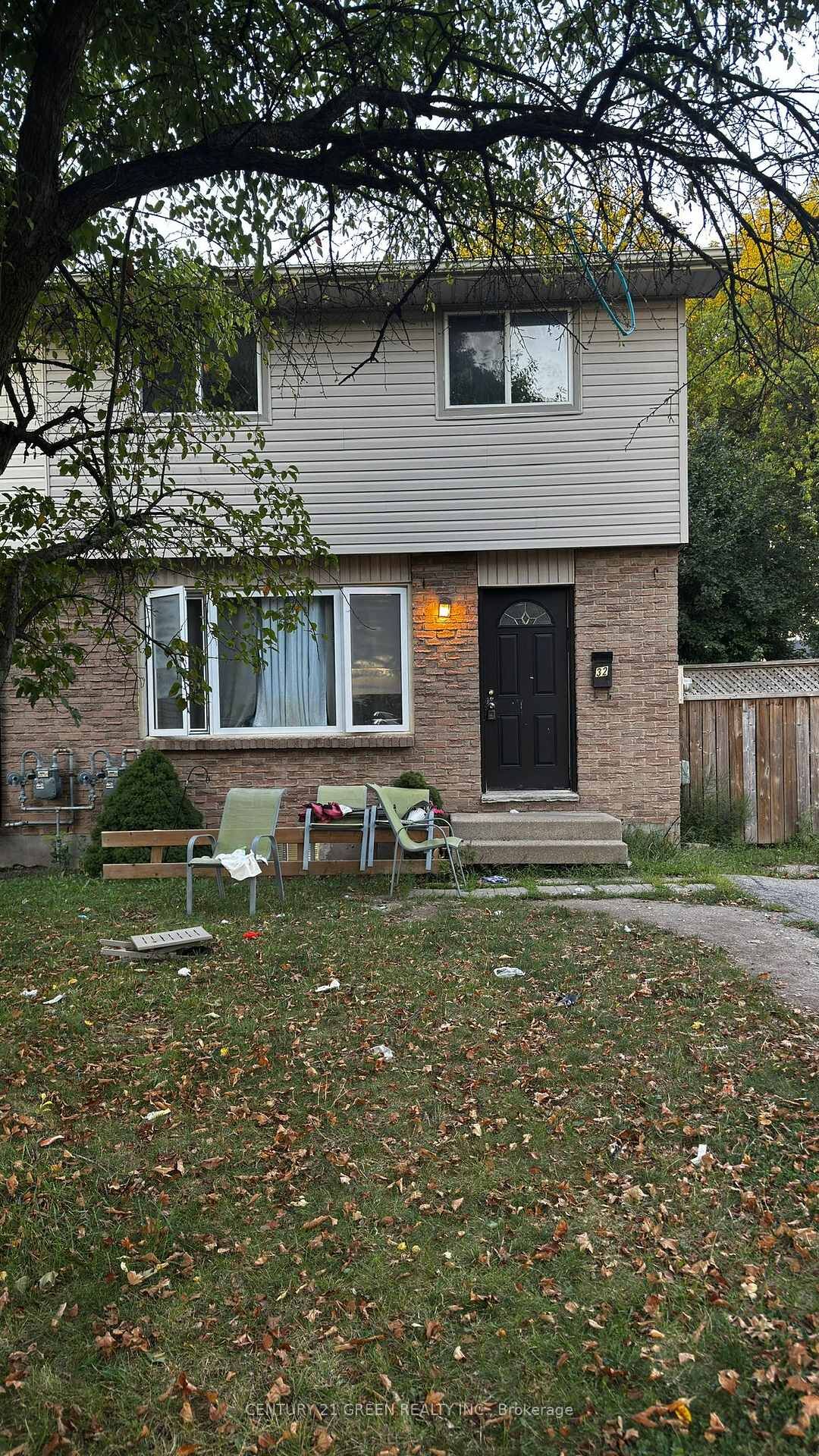 Property Photo: 32 Elvira Crescent ON N6E 2P4