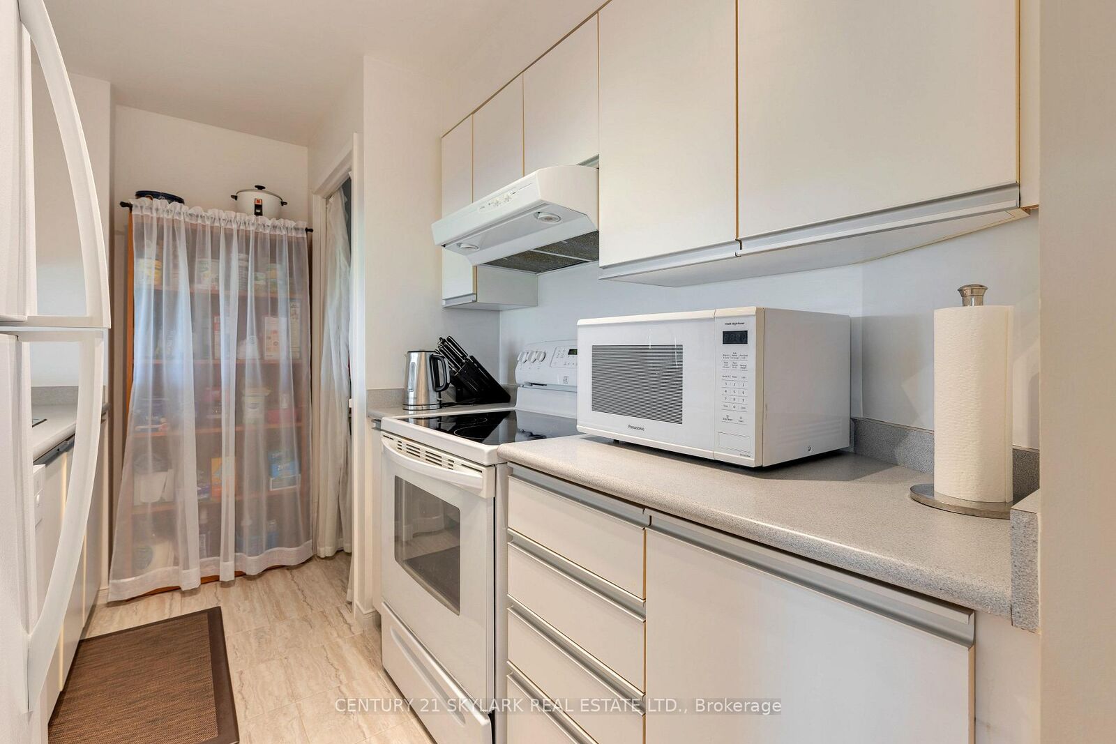 Property Photo:  90 Dale Avenue 701  ON M1J 3N4 
