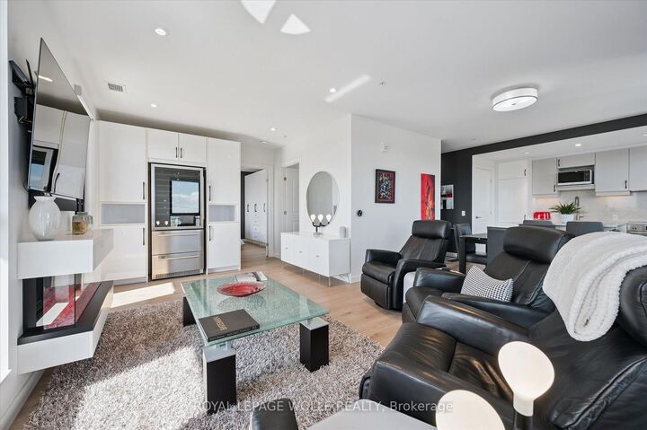 Property Photo:  181 King Street S 1714  ON N2J 0E7 