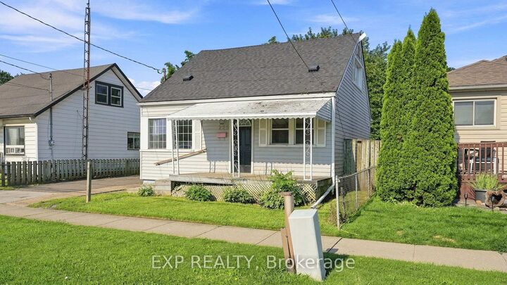 225 Grantham Avenue — photo 1