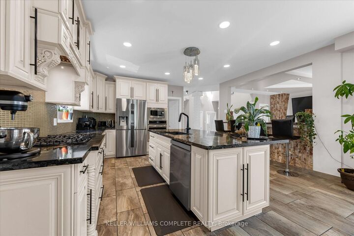 Property Photo: 847 West 5th Street ON L9C 5R4