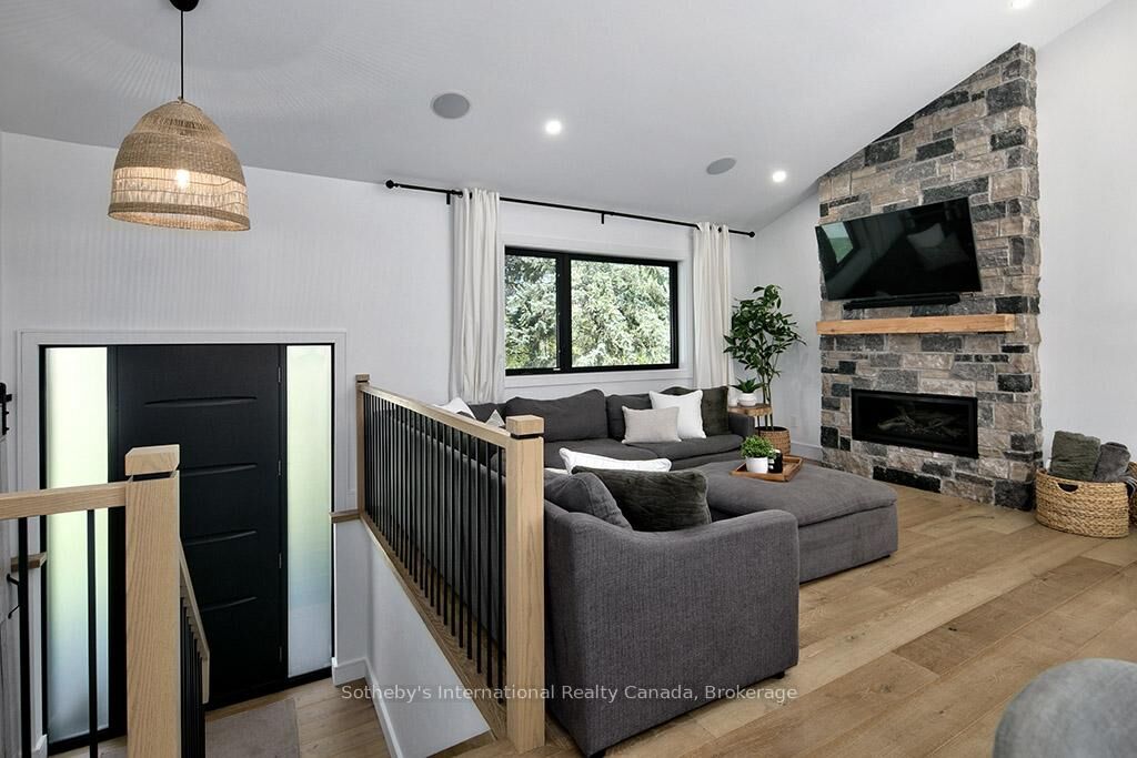 Property Photo:  31 Slalom Gate Road  ON L9Y 5A9 