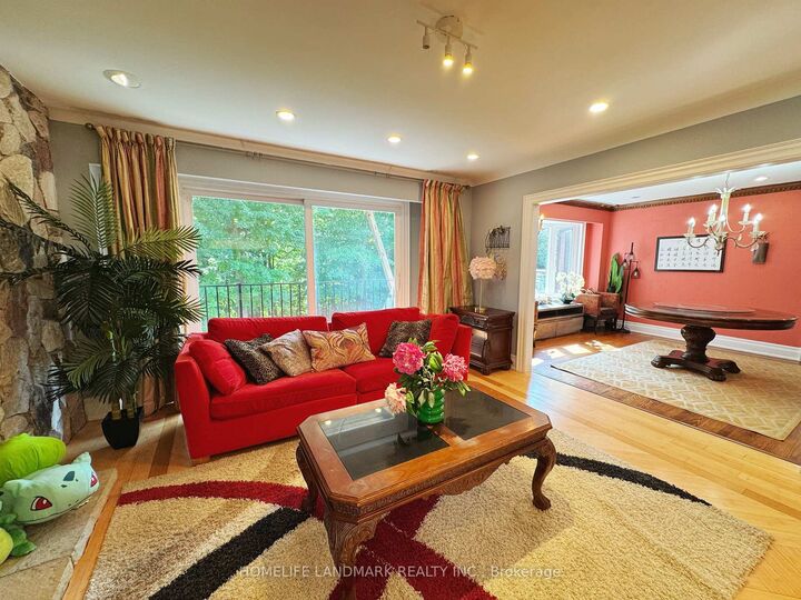 Property Photo: 2415 Jarvis Street B4 ON L5C 2P7