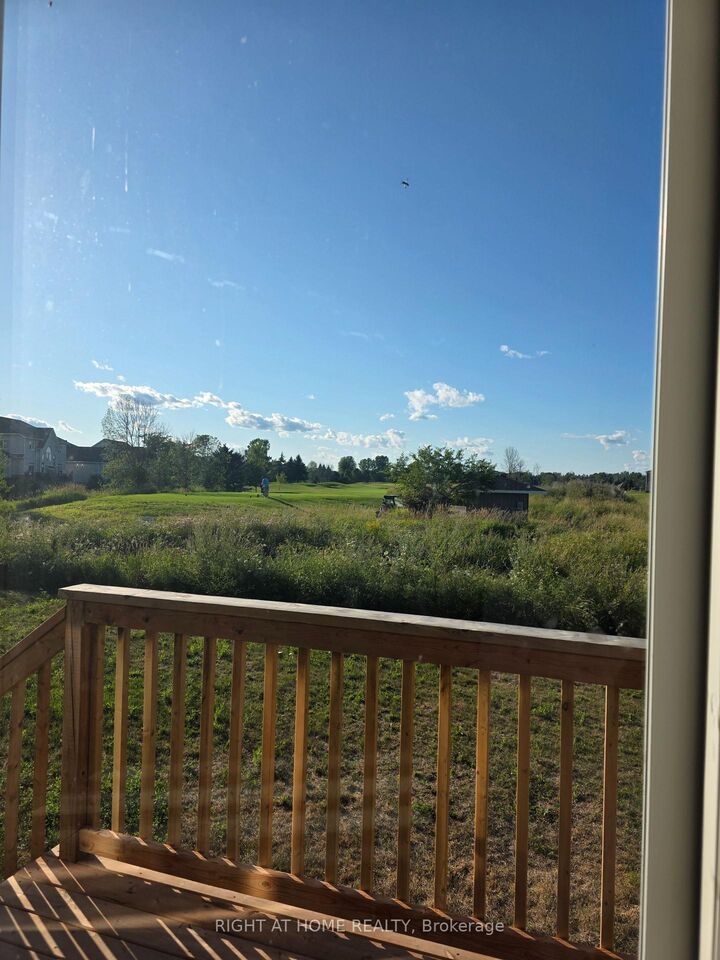 Property Photo: 13 Oakmont Drive ON K0H 1G0