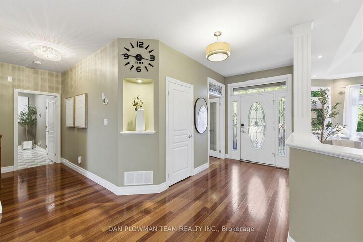 Property Photo: 17 Burgundy Court ON L1R 3H7