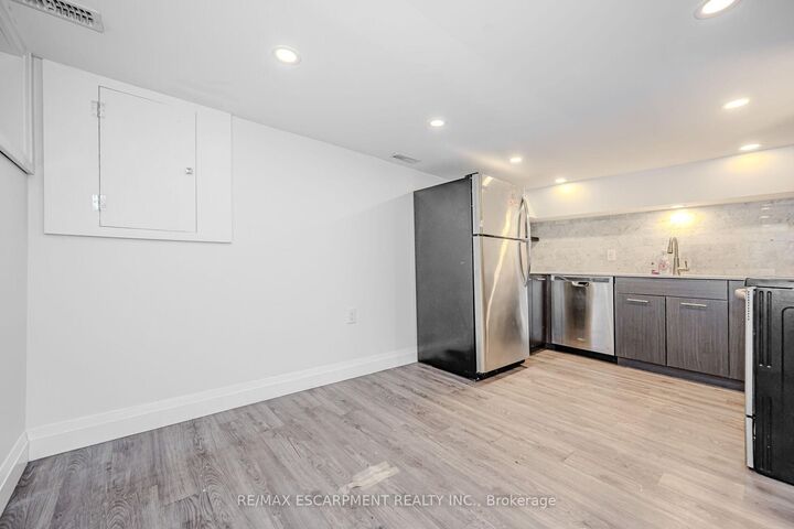 Property Photo:  74 Cathcart Street 1-Lower Lvl  ON L8R 1M5 