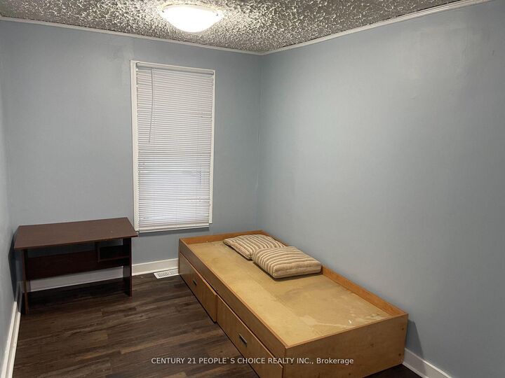 Property Photo:  986 Bridge Avenue  ON N9B 2N1 