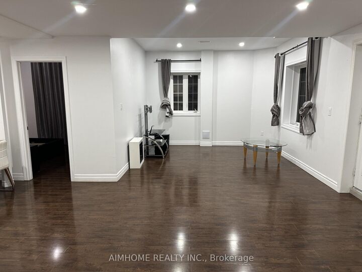 Photo de la propriété:  39 Lady Karen Crescent Basement  ON L6A 4M3 