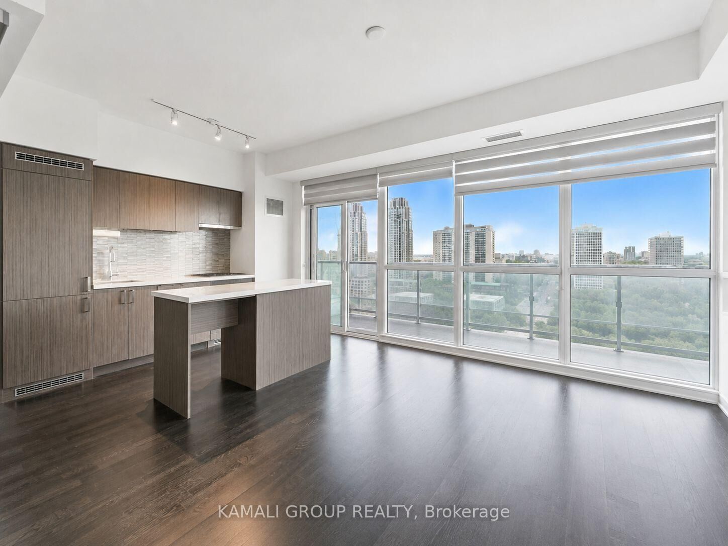 Property Photo:  501 St Clair Avenue W 1303  ON M5P 0A2 