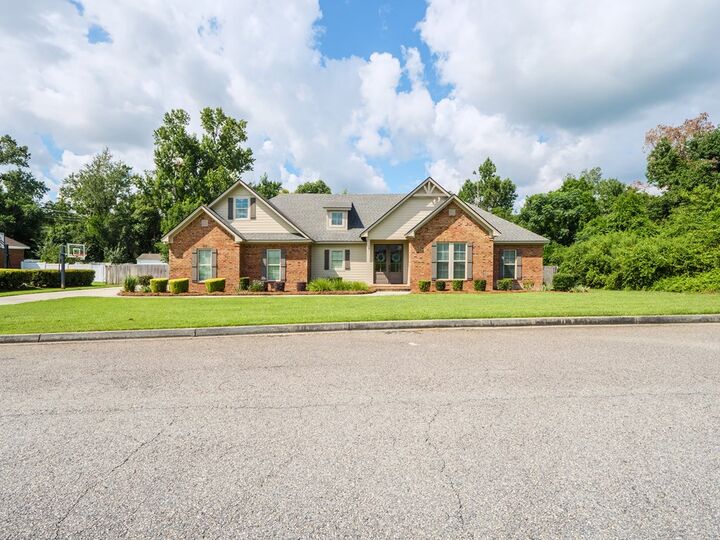 Property Photo: 3704 Bermuda Run Dr GA 31605