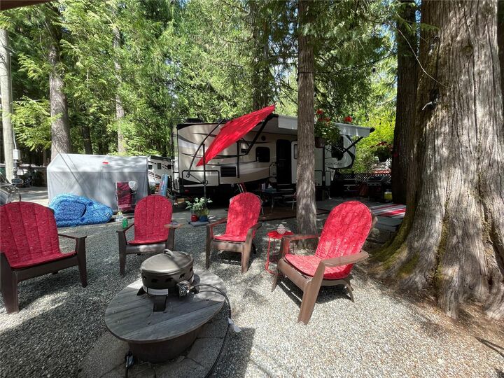 Property Photo: 10324 Lakeshore Rd #A-6 BC V9Y 8Z6