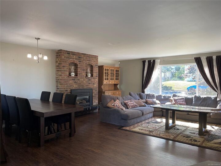 Property Photo: 3731 Fowlie Cres BC V9Y 1C6