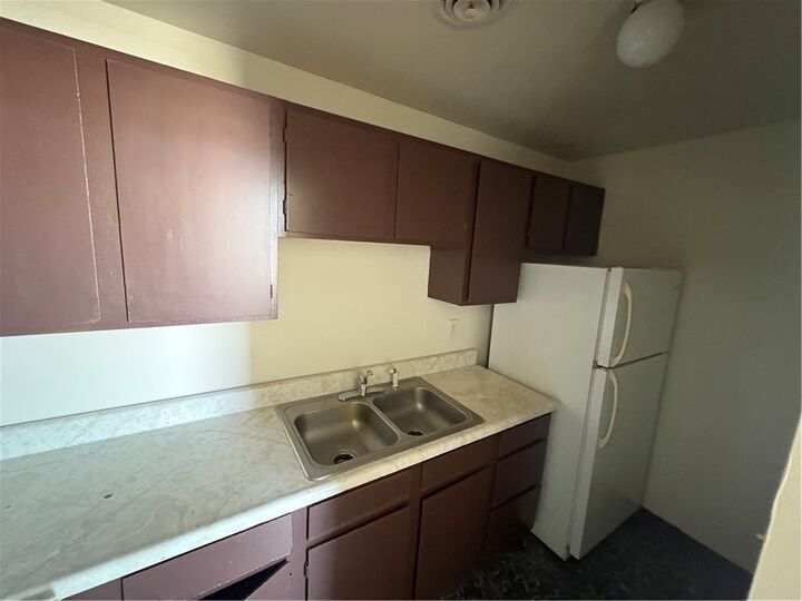 Property Photo: 570 Miller Ave 5 PA 15025