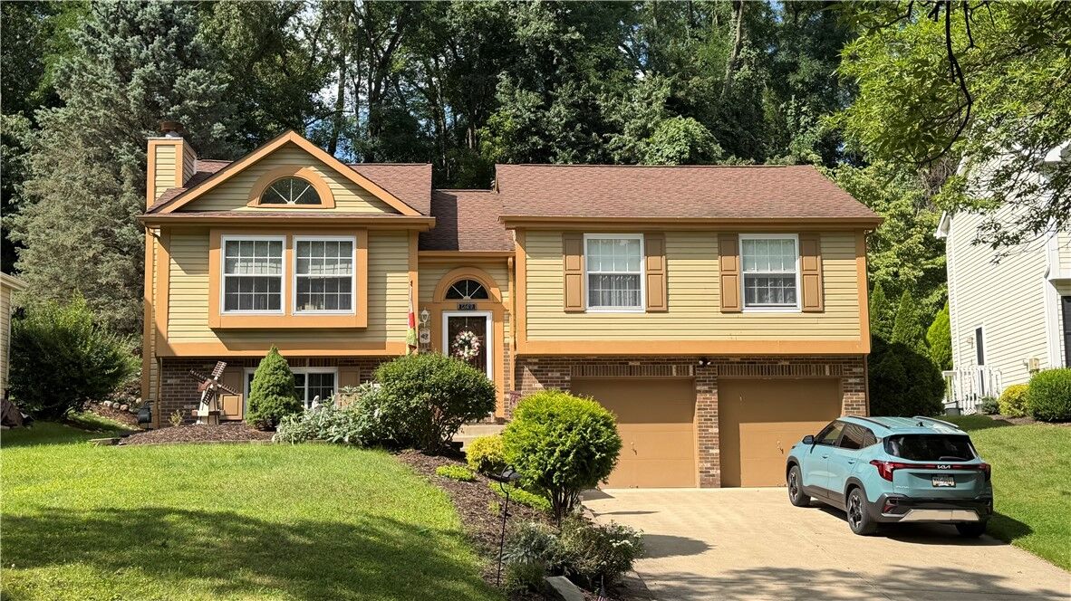 Property Photo:  241 Valley Park Drive  PA 15216 