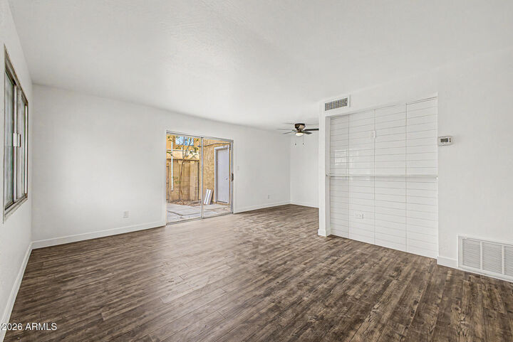 Property Photo: 4634 E Southgate Avenue AZ 85040