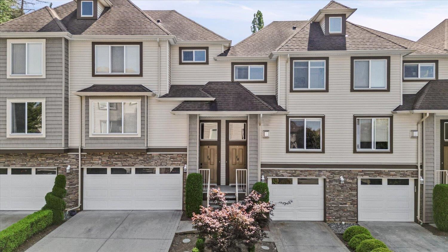 Property Photo:  46778 Hudson Road 18  BC V2R 0K4 