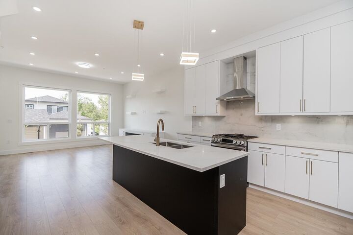 Property Photo: 20547 74B Avenue BC V2Y 3S8
