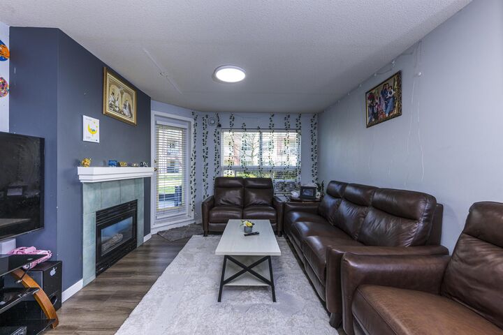 Property Photo: 8068 120A Street 118 BC V3W 3P3