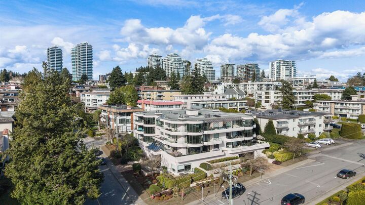 Property Photo: 1250 Martin Street 302 BC V4B 3W3
