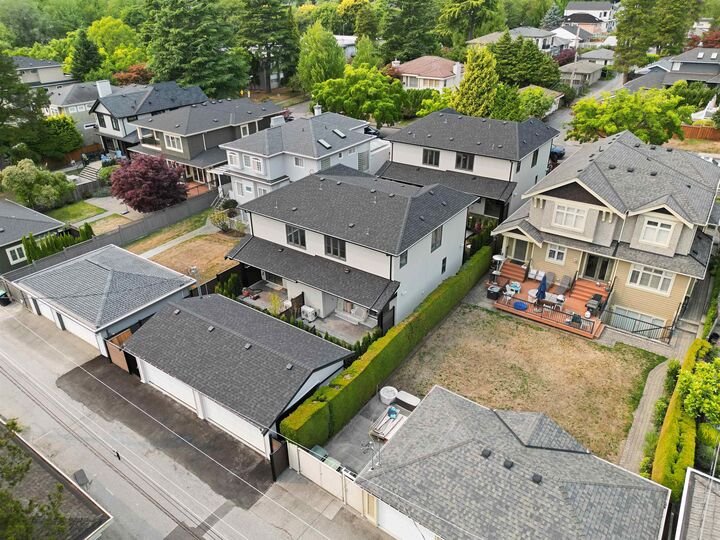 Property Photo: 1958 W 60th Avenue 2 BC V6P 2B1