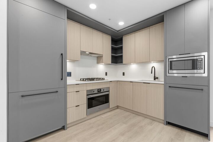 2268 E Broadway 507 — photo 1