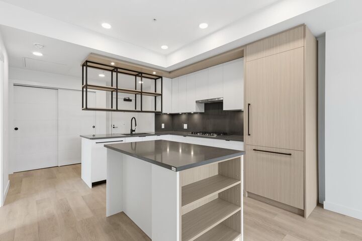 2268 E Broadway 202 — photo 1
