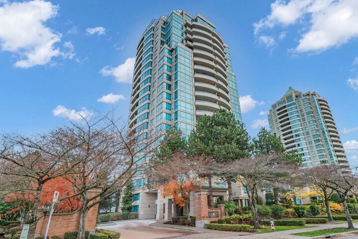 6611 Southoaks Crescent 802 — photo 1