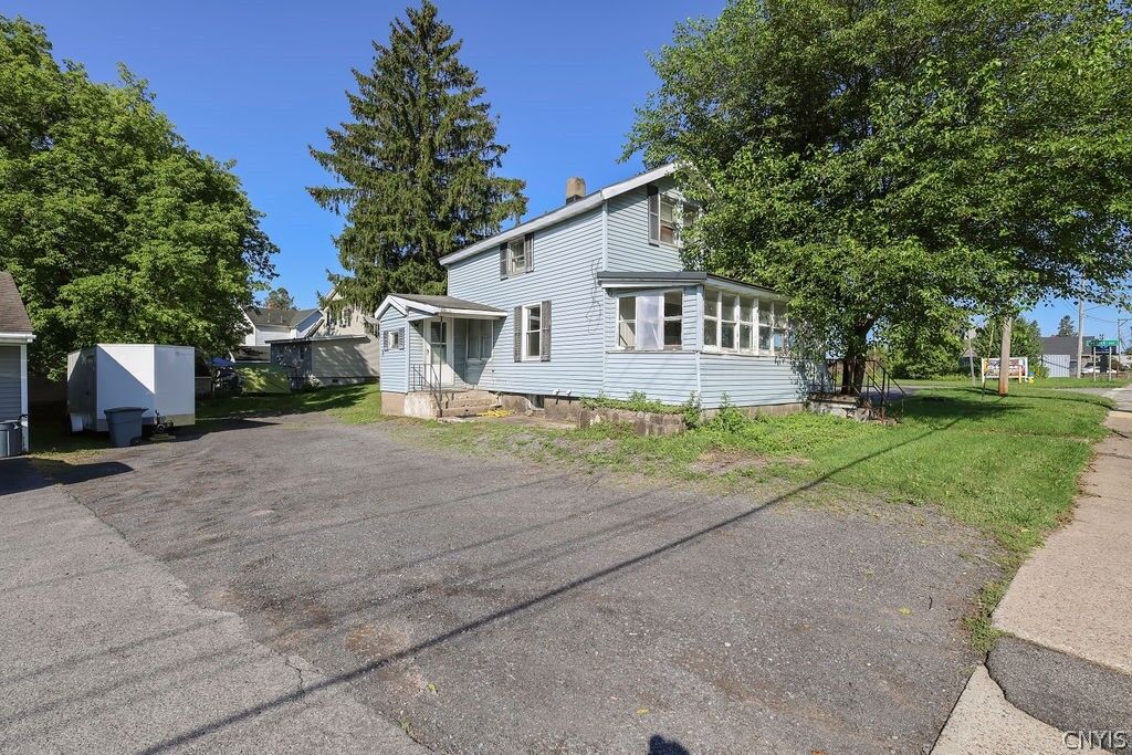 Property Photo:  602 S 4th Street  NY 13069 