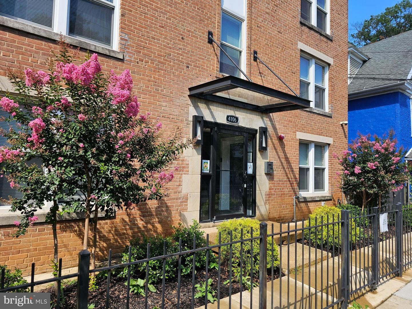 Property Photo:  4106 Gault Place NE 1  DC 20019 