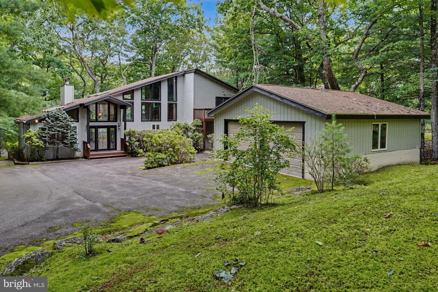 Property Photo:  124 Whippletree Lane  PA 18428 