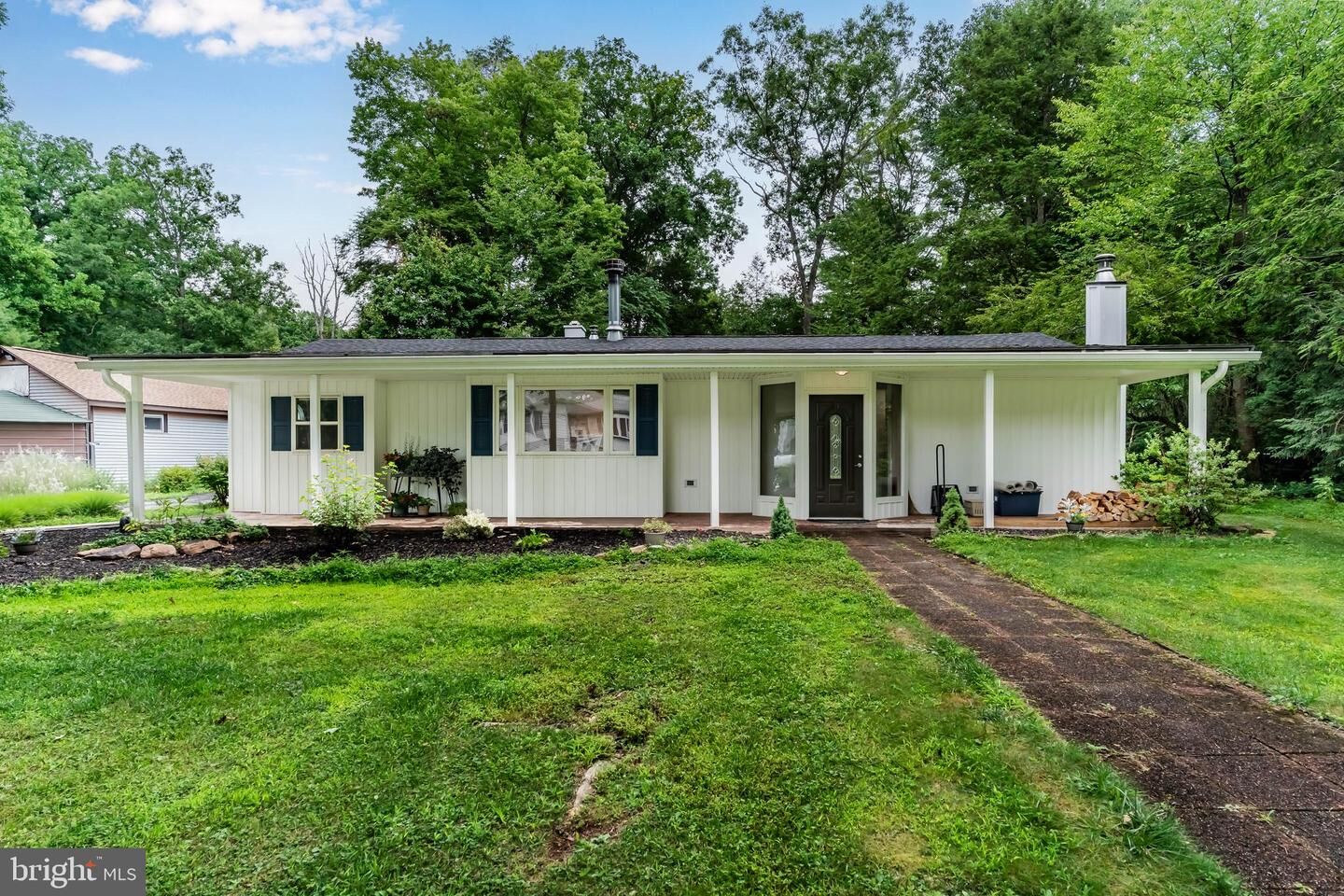 Property Photo:  1713 Laurel Road  PA 17112 