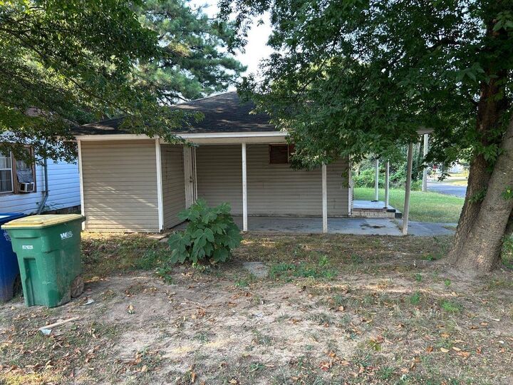 Property Photo: 1814 Crutcher St AR 72114