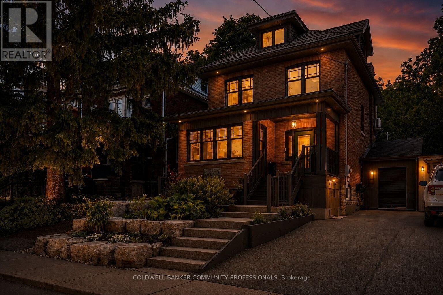 Property Photo:  99 Hillcrest Avenue  ON L8P 2X1 