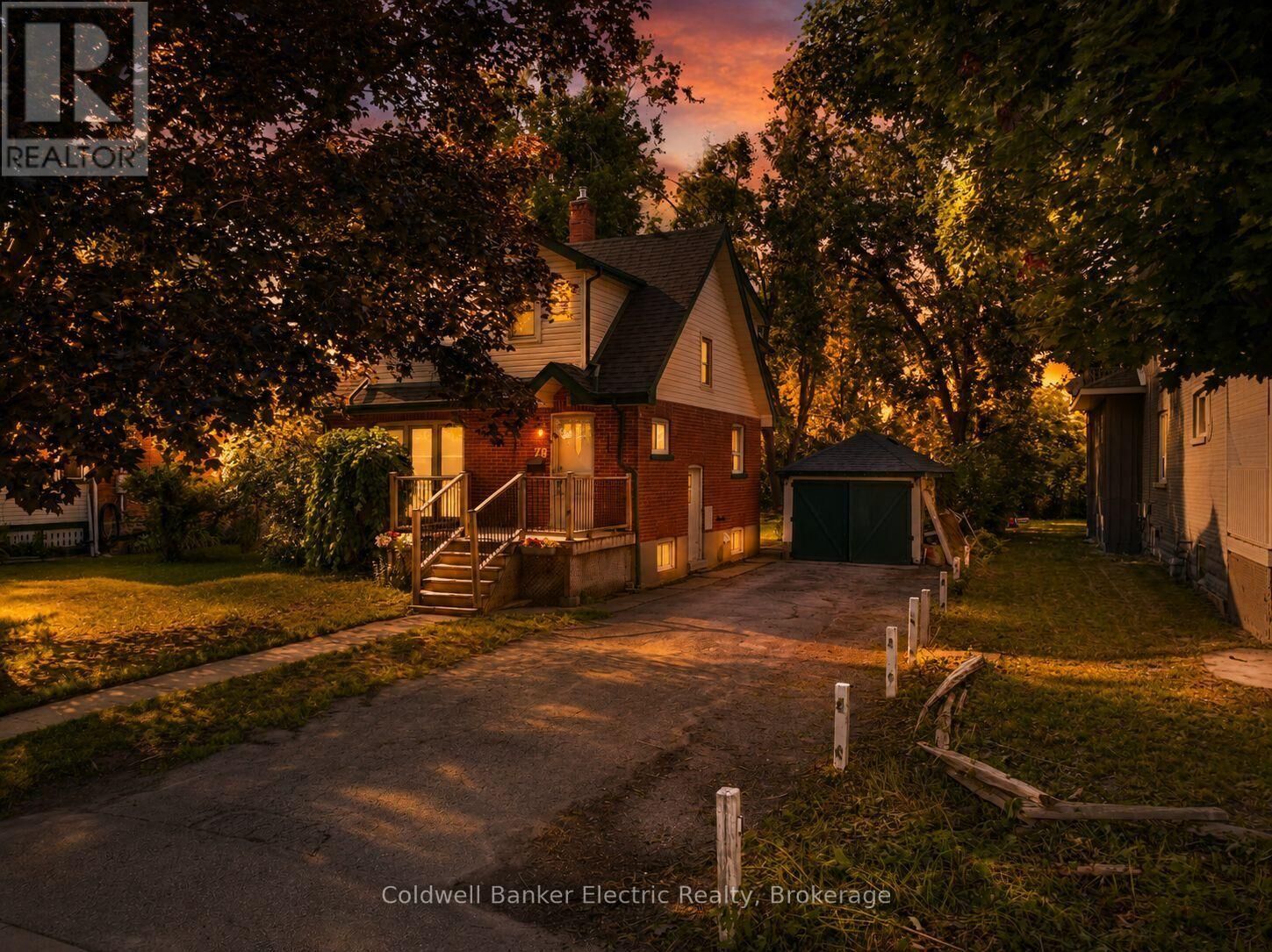 Property Photo:  78 Melbourne Street West  ON K9V 2T3 