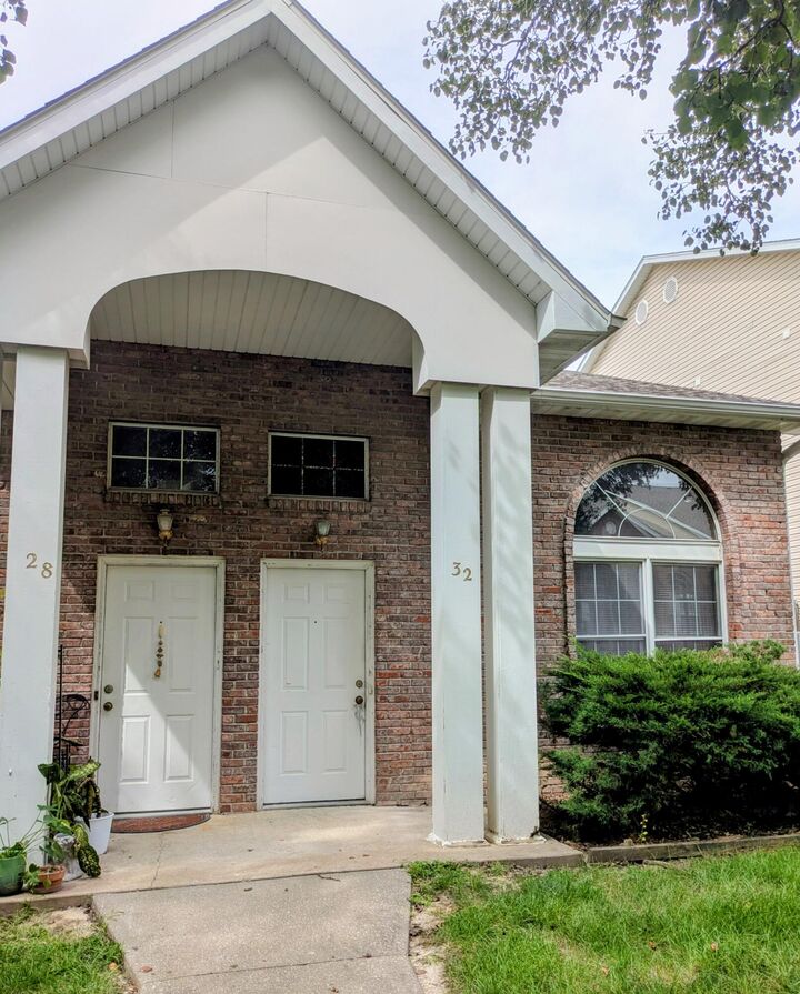 Property Photo:  32 N Cedar Lake Dr  MO 65203 