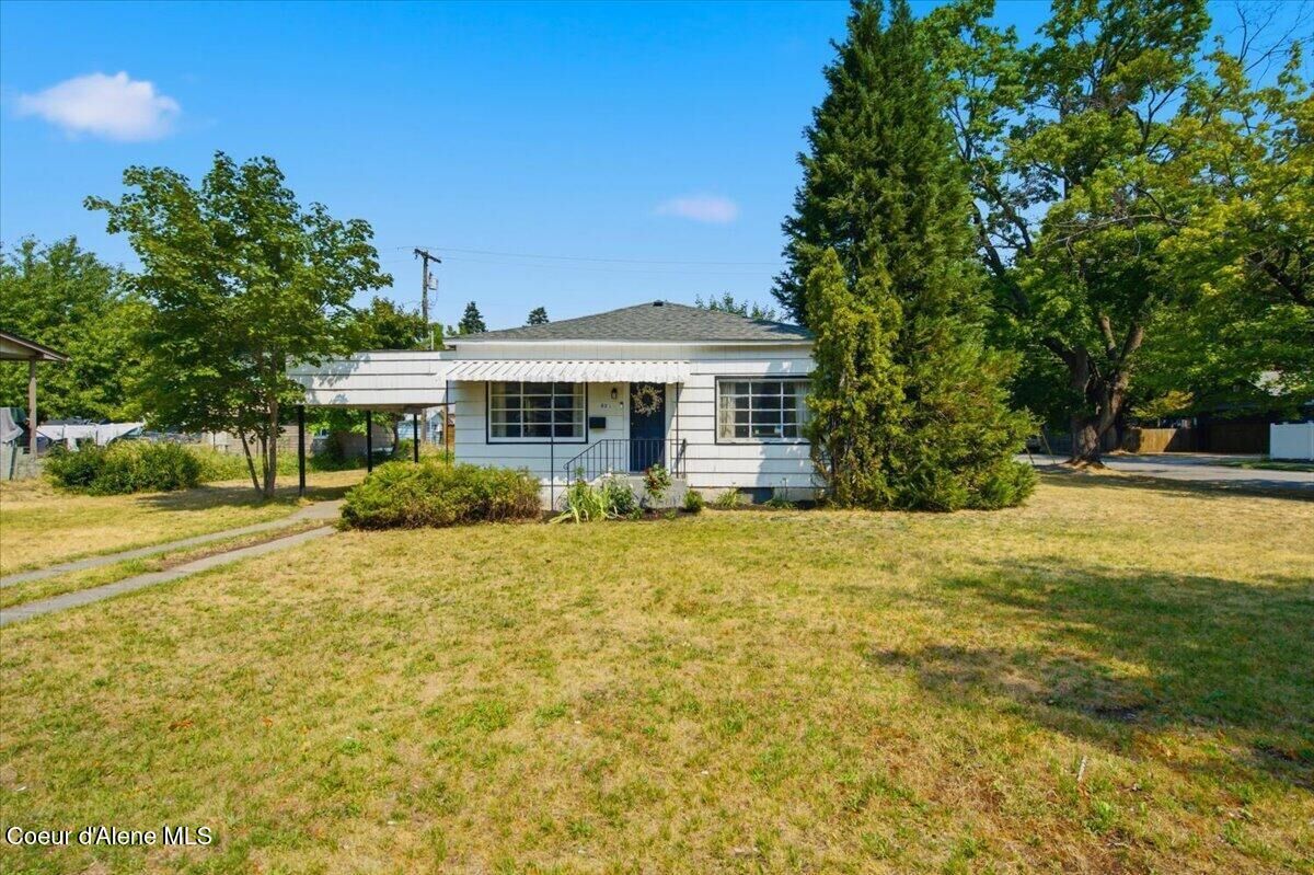 Property Photo:  821 E Lakeside Ave  ID 83814 