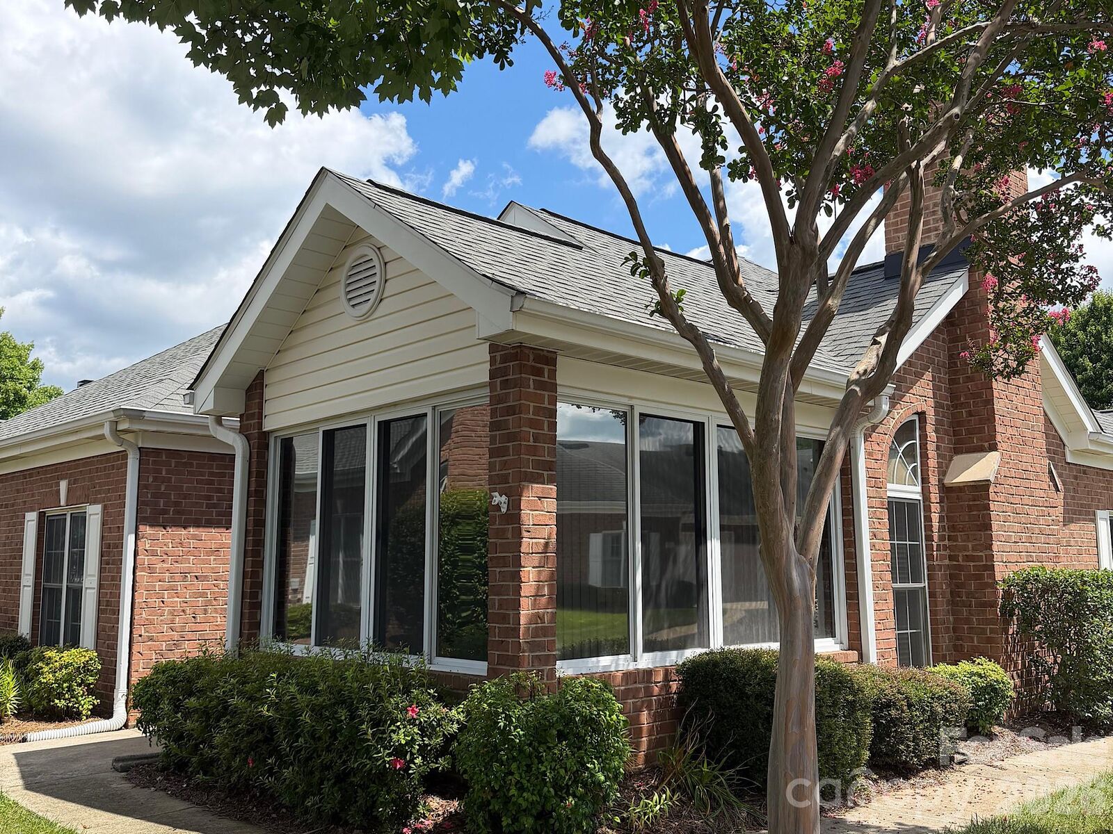 Property Photo: 8528 Highland Glen Drive NC 28269