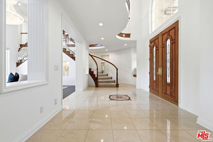 Property Photo:  20274 Via Medici  CA 91326 