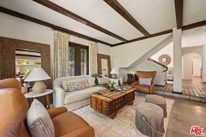 Property Photo: 11662 Duque Dr CA 91604