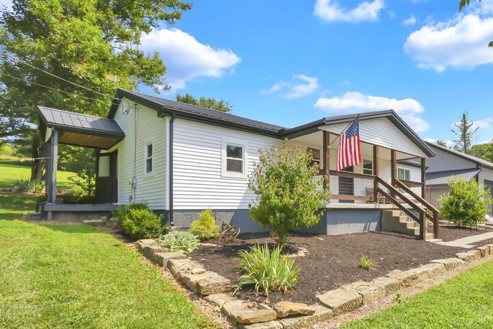 Property Photo: 16361 Pinewood Trail NE Road OH 43055