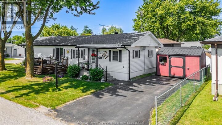 Property Photo: 110 Brooks Boulevard ON N8N 2P8