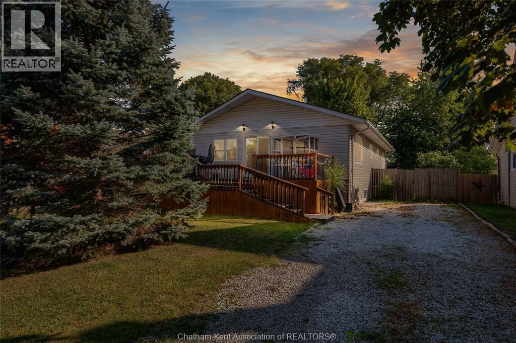 Property Photo: 104 Erie Street South ON N0P 1W0