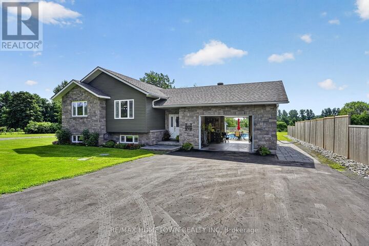 Property Photo: 2915 2nd Corners ON K6V 5T1
