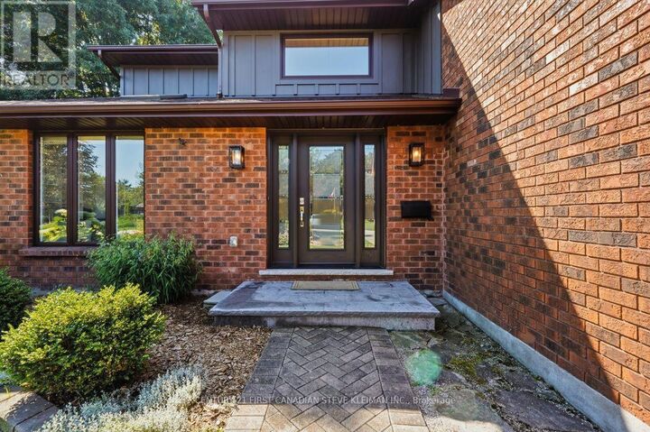 Property Photo:  128 Salisbury Drive  ON N0M 1P0 