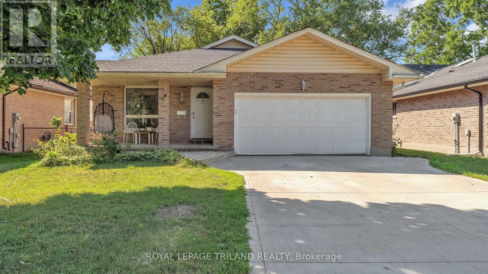 Property Photo:  95 Huron Green South  ON N5V 3S8 