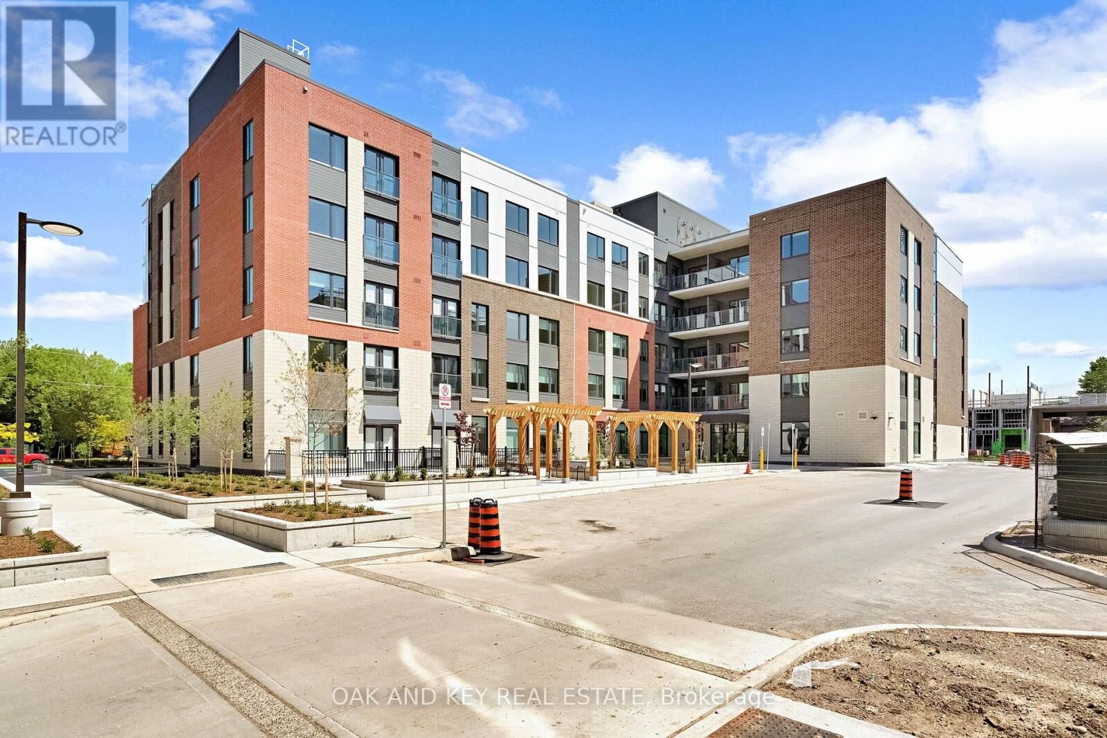 Property Photo:  385 Hill Street 311  ON N6B 1E4 