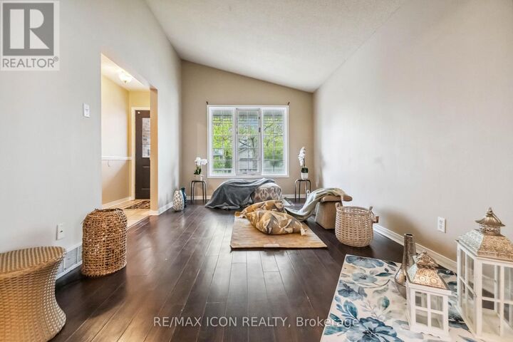 Property Photo:  238 Fleming Drive  ON N5V 4Y9 