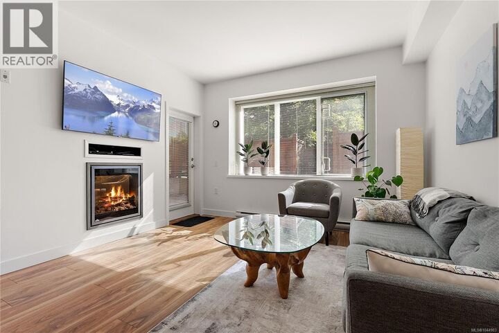 Property Photo:  4030 Borden Street 102  BC V8X 2E9 